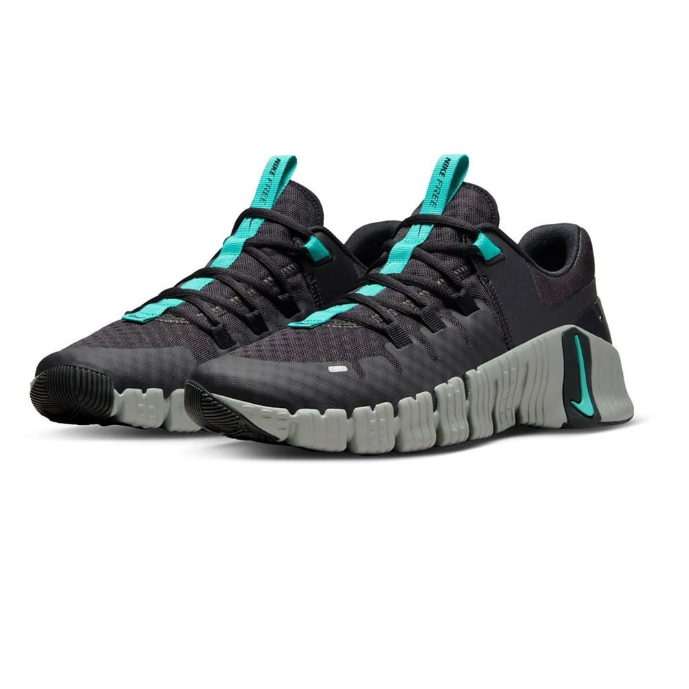 Nike Men's Black and Teal Athletic Sneakers